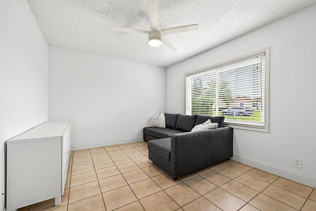 6061 Stanley Lane, Delray Beach, FL 33484