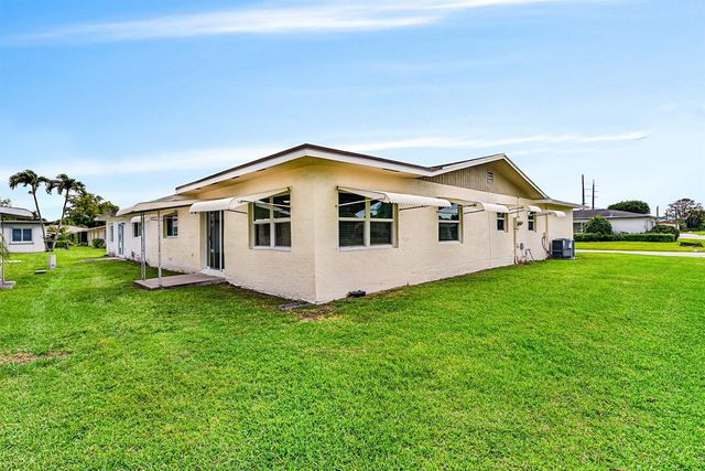 6061 Stanley Lane, Delray Beach, FL 33484