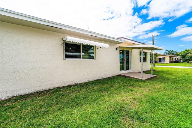 6061 Stanley Lane, Delray Beach, FL 33484