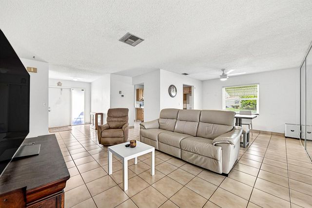 6061 Stanley Lane, Delray Beach, FL 33484