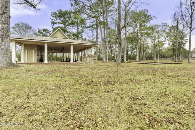 27 Forrest View Drive, Carriere, MS 39426