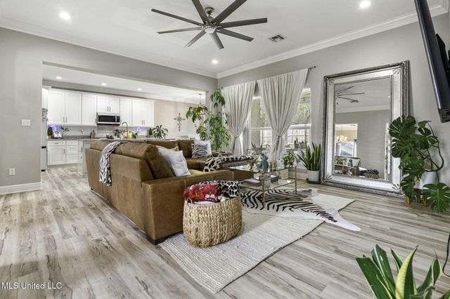 27 Forrest View Drive, Carriere, MS 39426