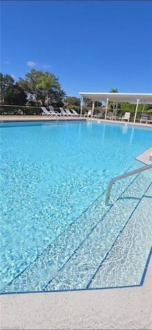 687 Grove DR, Naples, FL 34120