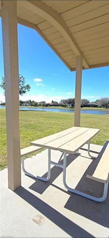 687 Grove DR, Naples, FL 34120