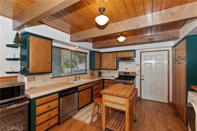 535 Pioneer Road, Lake Arrowhead, CA 92352