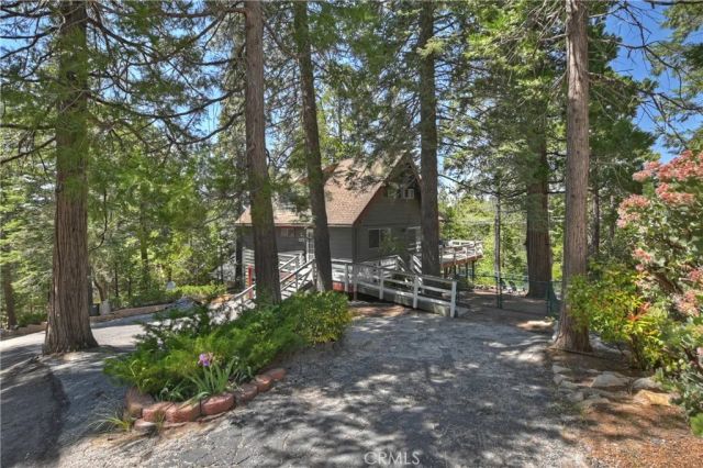 535 Pioneer Road, Lake Arrowhead, CA 92352