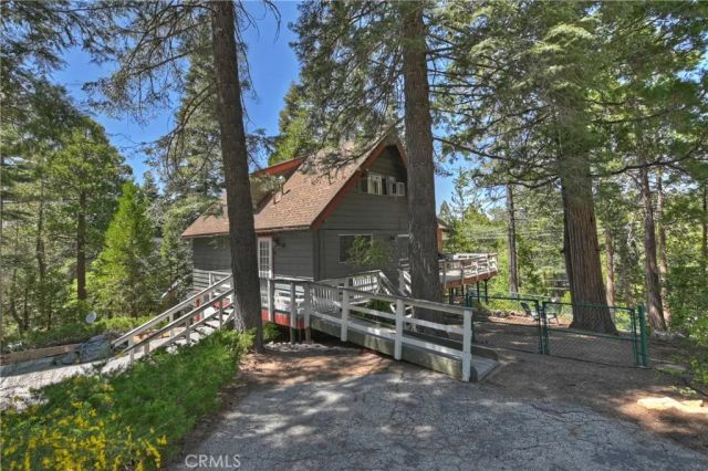 535 Pioneer Road, Lake Arrowhead, CA 92352