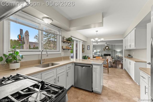 34254 Fonville Ct., Livonia, MI 48152