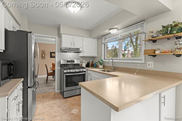34254 Fonville Ct., Livonia, MI 48152
