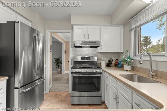 34254 Fonville Ct., Livonia, MI 48152