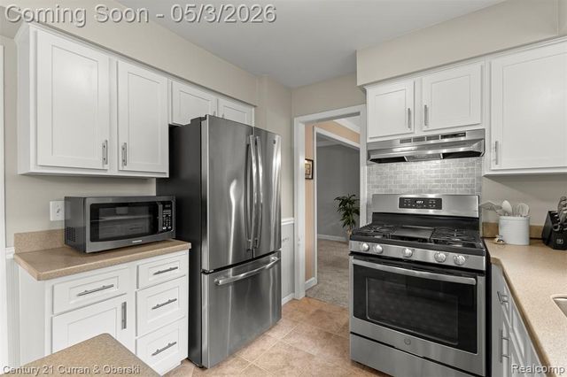 34254 Fonville Ct., Livonia, MI 48152