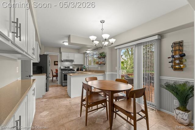 34254 Fonville Ct., Livonia, MI 48152