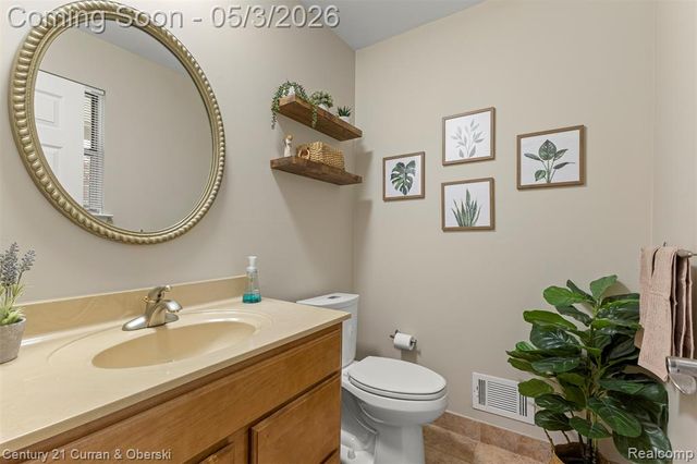 34254 Fonville Ct., Livonia, MI 48152