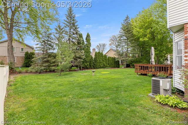 34254 Fonville Ct., Livonia, MI 48152