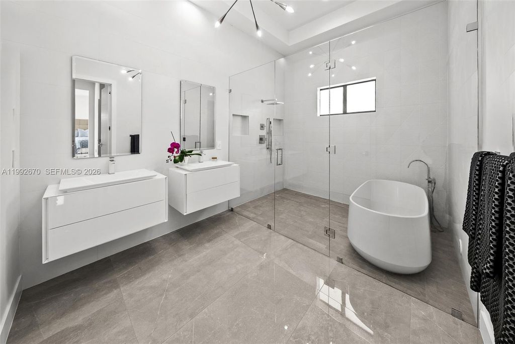 Image 15 of property listing at 17950 SW 192nd St, Miami, FL 33187