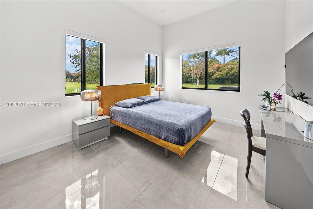 Image 16 of property listing at 17950 SW 192nd St, Miami, FL 33187