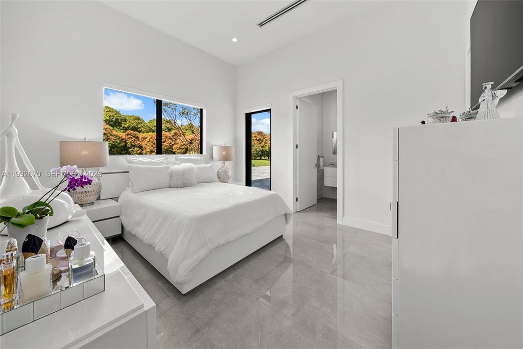 Image 18 of property listing at 17950 SW 192nd St, Miami, FL 33187