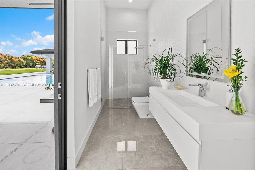 Image 20 of property listing at 17950 SW 192nd St, Miami, FL 33187