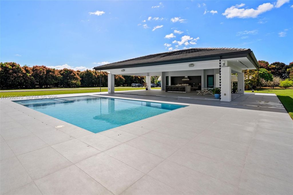 Image 22 of property listing at 17950 SW 192nd St, Miami, FL 33187