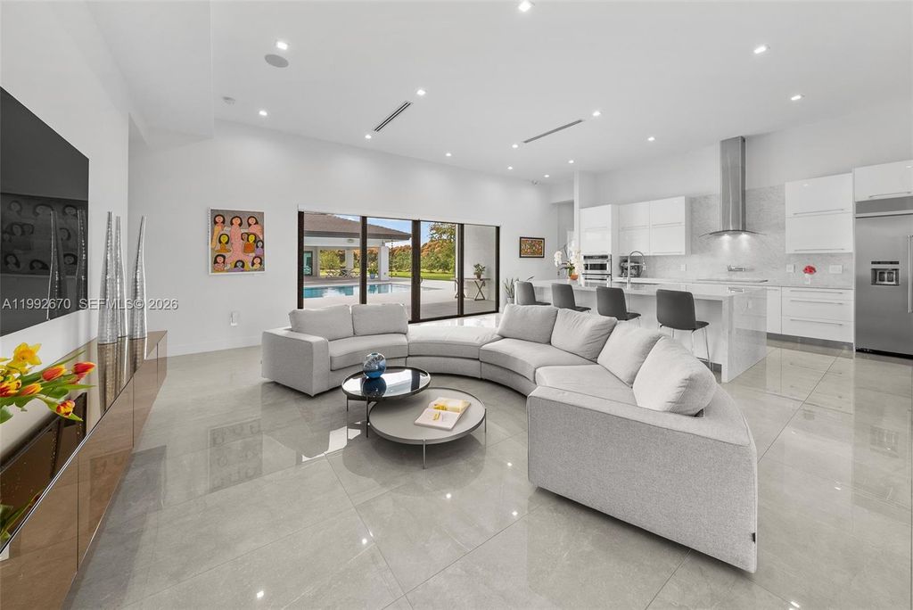 Image 6 of property listing at 17950 SW 192nd St, Miami, FL 33187