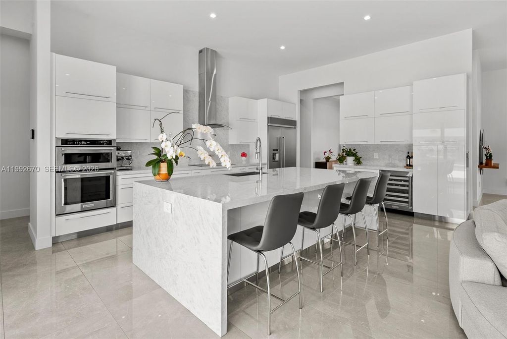 Image 7 of property listing at 17950 SW 192nd St, Miami, FL 33187