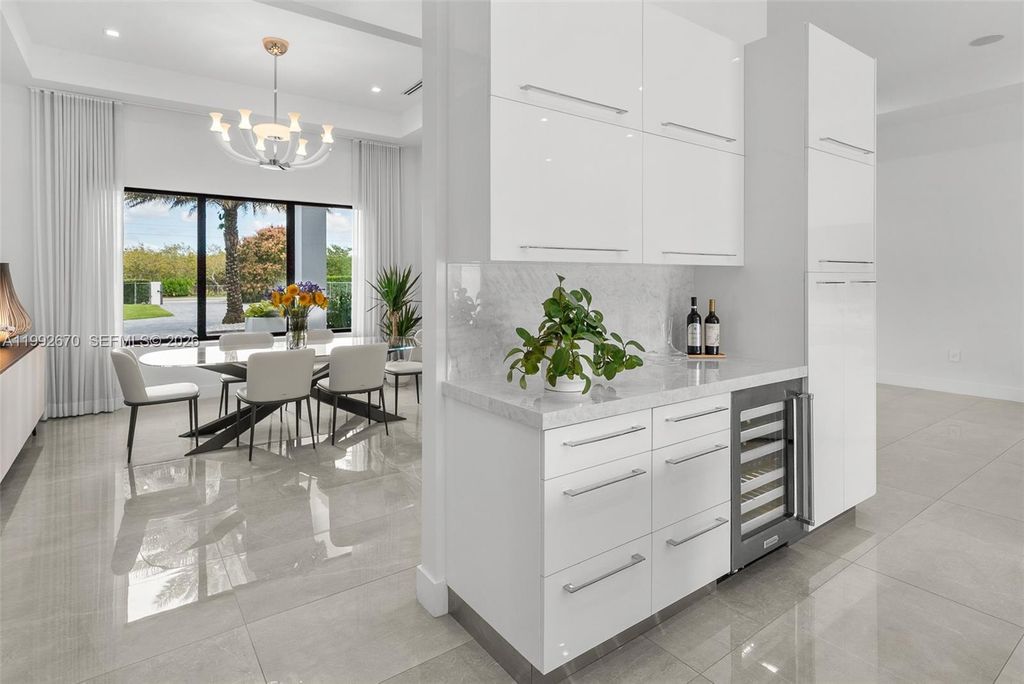 Image 9 of property listing at 17950 SW 192nd St, Miami, FL 33187