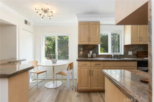 4216 Ethel Ave, Apt 5, Studio City, CA 91604
