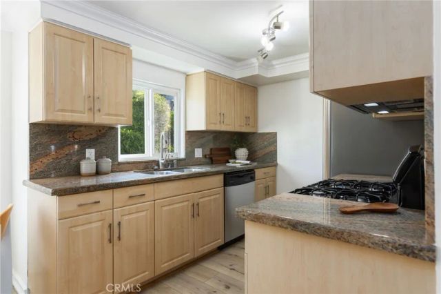 4216 Ethel Ave, Apt 5, Studio City, CA 91604