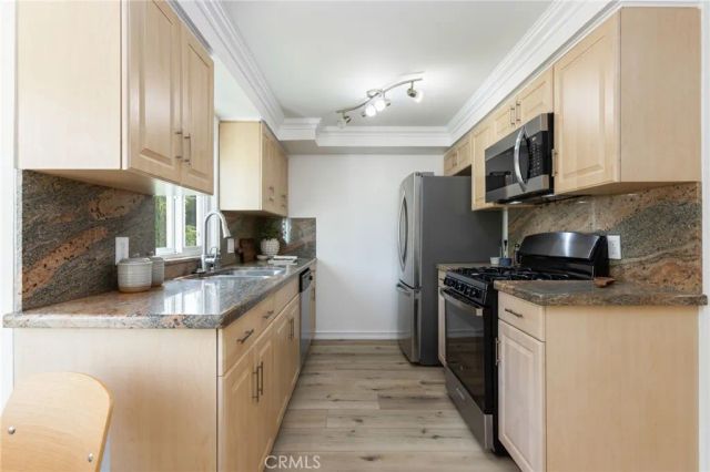 4216 Ethel Ave, Apt 5, Studio City, CA 91604