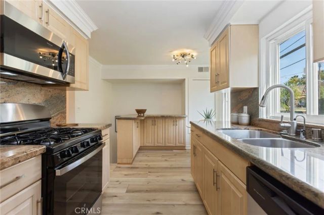 4216 Ethel Ave, Apt 5, Studio City, CA 91604