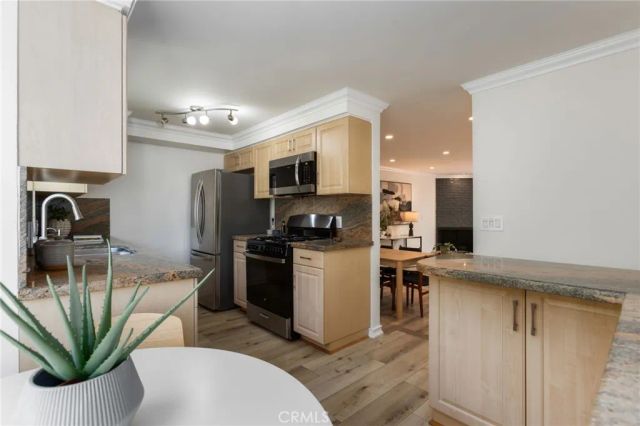 4216 Ethel Ave, Apt 5, Studio City, CA 91604