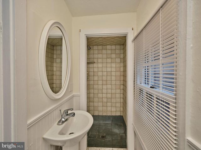 38 W FERRY ST, New Hope, PA 18938