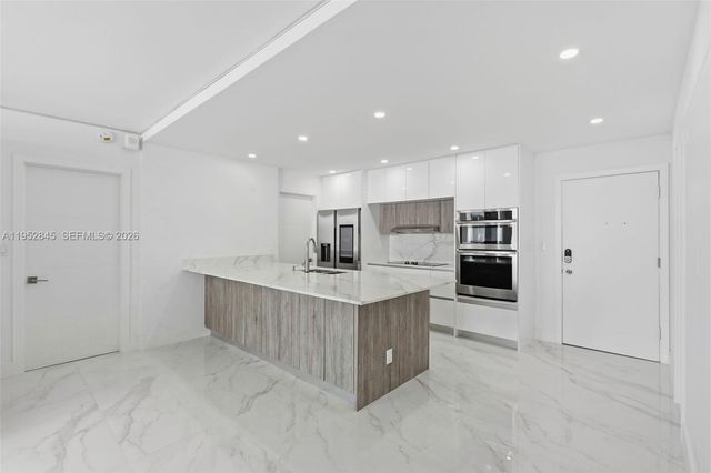 5005 Collins Ave 415, Miami Beach, FL 33140