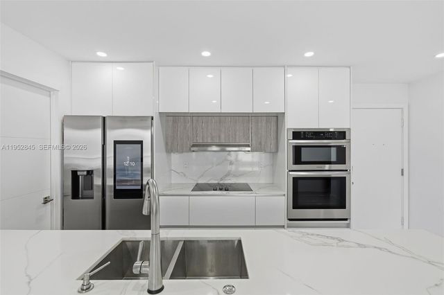 5005 Collins Ave 415, Miami Beach, FL 33140