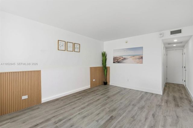 5005 Collins Ave 415, Miami Beach, FL 33140