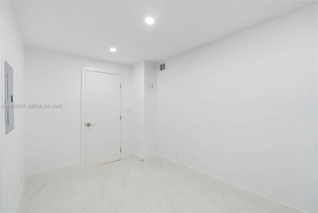 5005 Collins Ave 415, Miami Beach, FL 33140