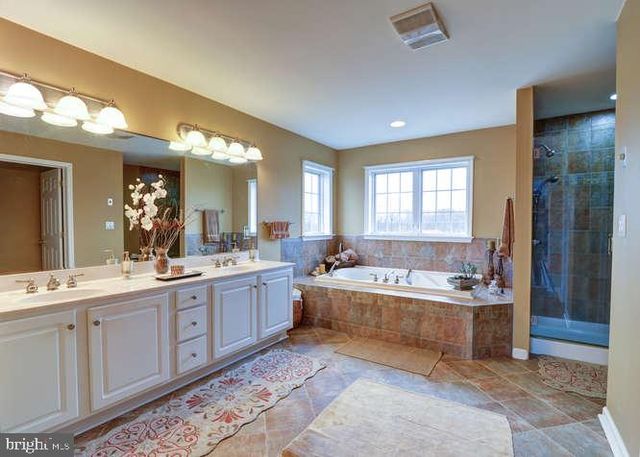 163 SHARON STATION, Robbinsville, NJ 08691