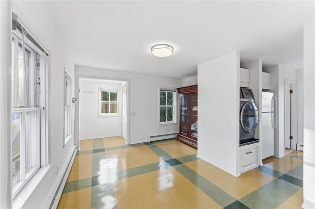 26 Glen Street, East Providence, RI 02915