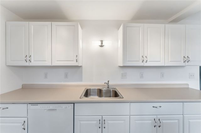 26 Glen Street, East Providence, RI 02915