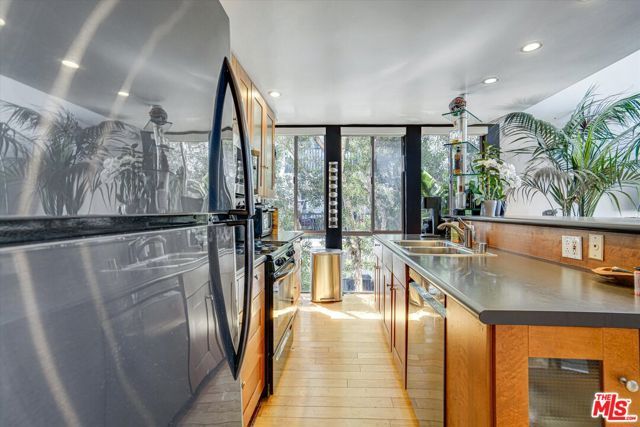 14 Mast Street, Marina Del Rey, CA 90292