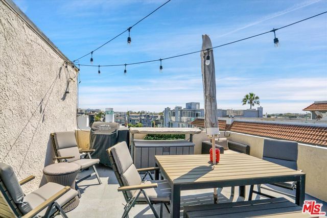 14 Mast Street, Marina Del Rey, CA 90292