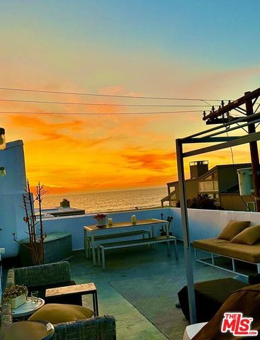 14 Mast Street, Marina Del Rey, CA 90292