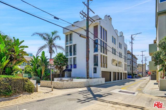 14 Mast Street, Marina Del Rey, CA 90292