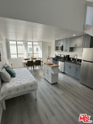 14 Mast Street, Marina Del Rey, CA 90292