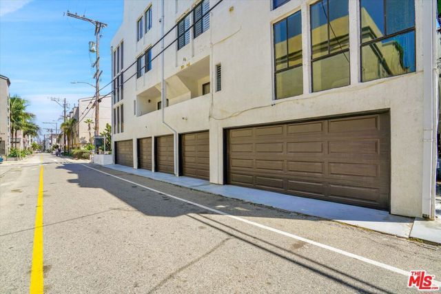 14 Mast Street, Marina Del Rey, CA 90292