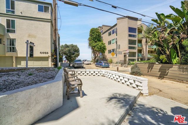 14 Mast Street, Marina Del Rey, CA 90292