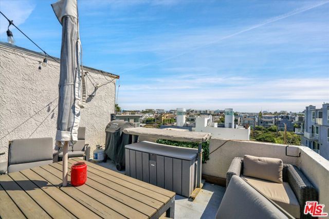 14 Mast Street, Marina Del Rey, CA 90292