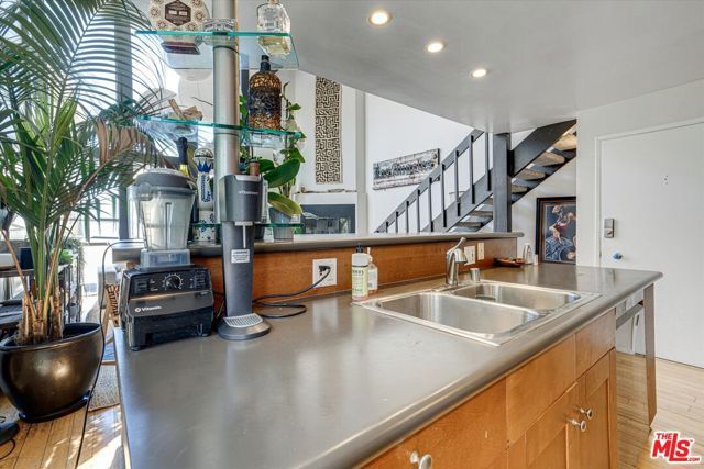 14 Mast Street, Marina Del Rey, CA 90292