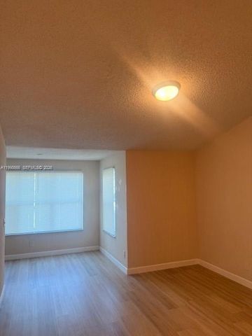 565 Vista Isles Dr 2024, Sunrise, FL 33325