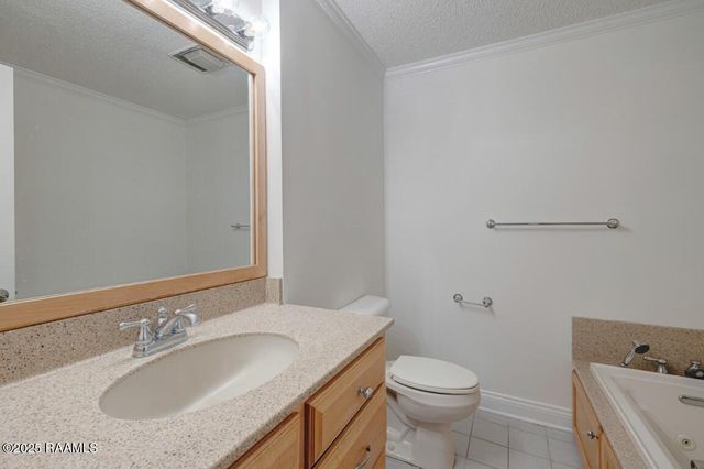 136 Longfellow Drive, Lafayette, LA 70503